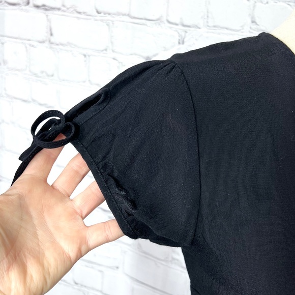 👗NWT🤩 |•URBAN OUTFITTERS•| Black Tie Back Dress Size Medium - Picture 3 of 13